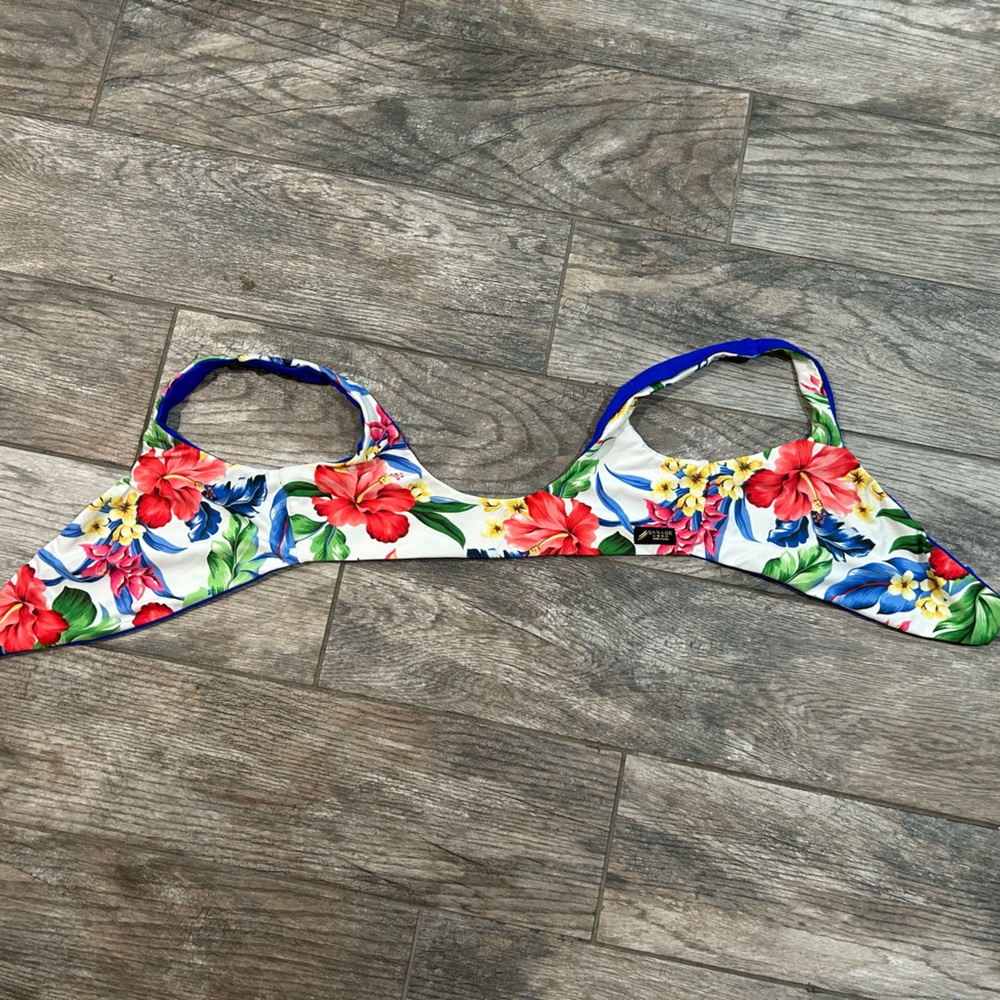 Custom savage swim top style Billie